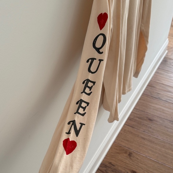 Daydreamer Queen of Hearts Oversized Long Sleeve Tee - Picture 5 of 6